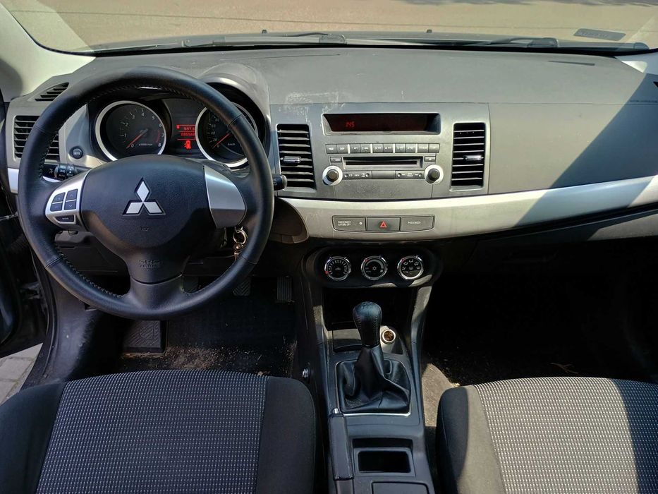 Samochód MITSUBISHI Lancer 1.6
