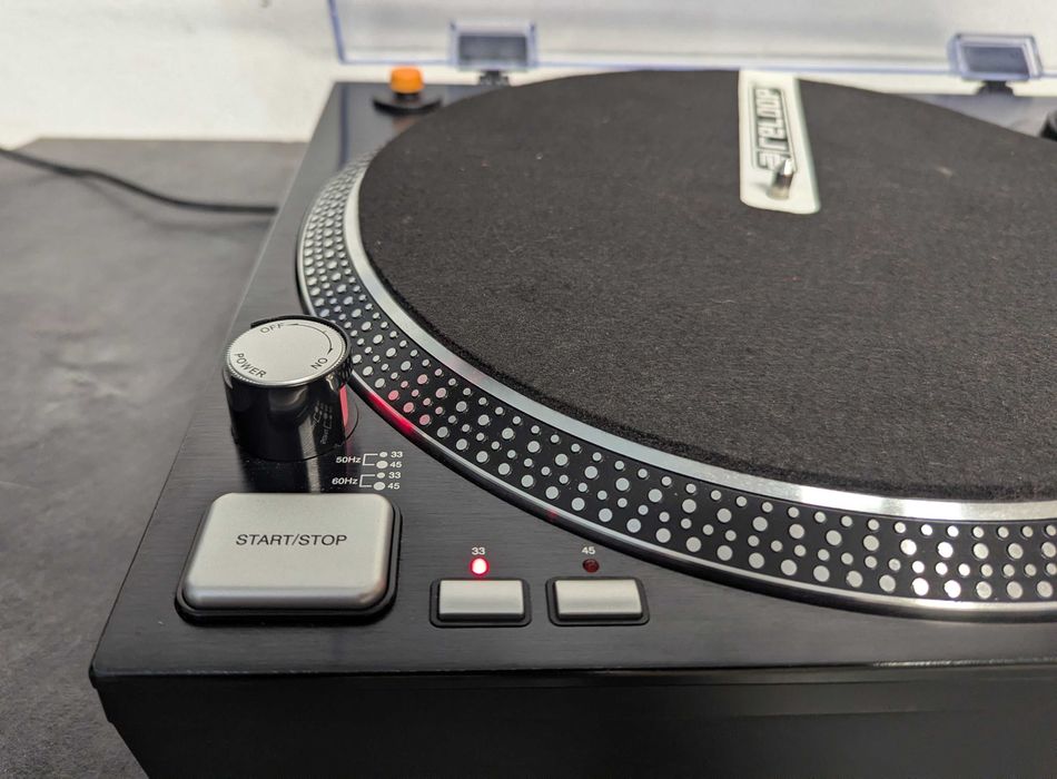 Програвач платівок Reloop RP-1000 MK3.