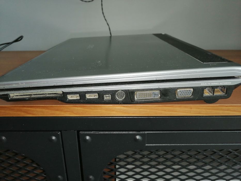 Laptop Asus bez dysku