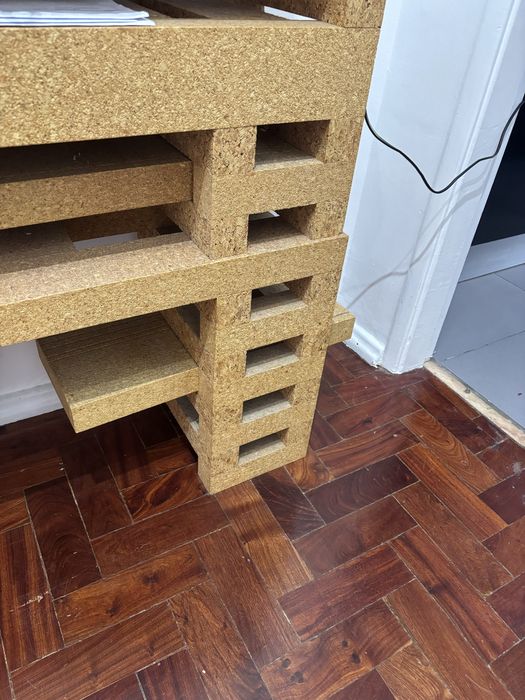 Movel 100% cortiça original