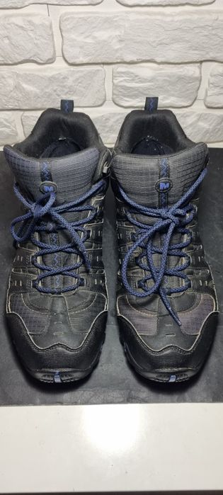 Merrell 46.        .