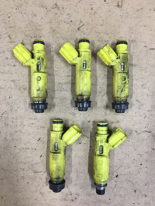 Форсунка Toyota RAV4 RAV 4 Avensis 2.0 БЕНЗИН (двигун 1AZFE).