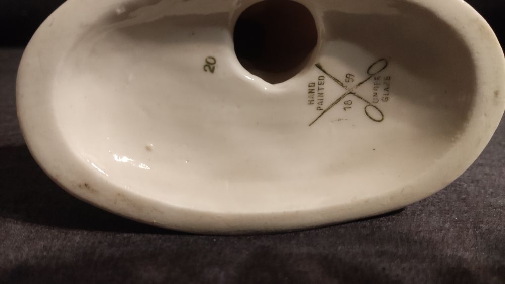 Porcelanowa sygnowana niemiecka figurka