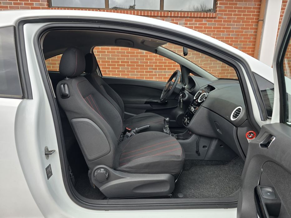 Opel Corsa D 1.2  75cv  Black Edition