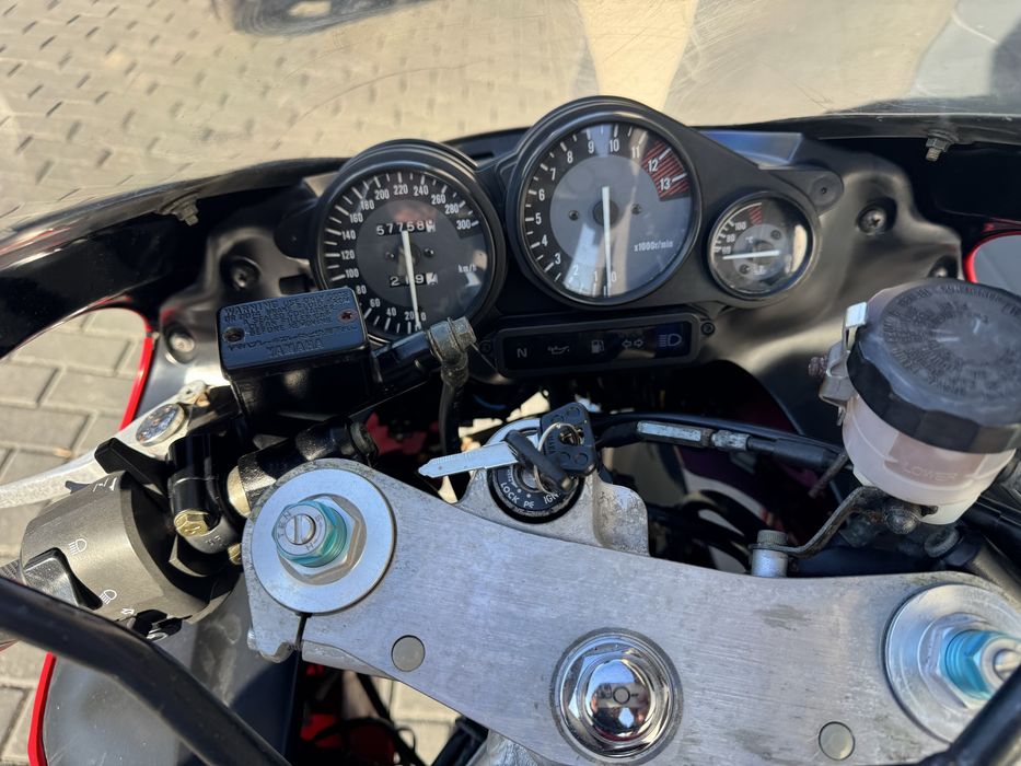 Yamaha yzf1000 Thunderace