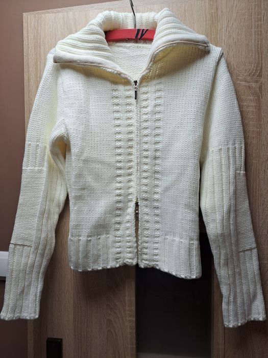 Sweter damski na zamek nowy