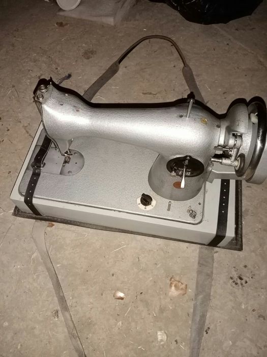 Продам швийна машинка