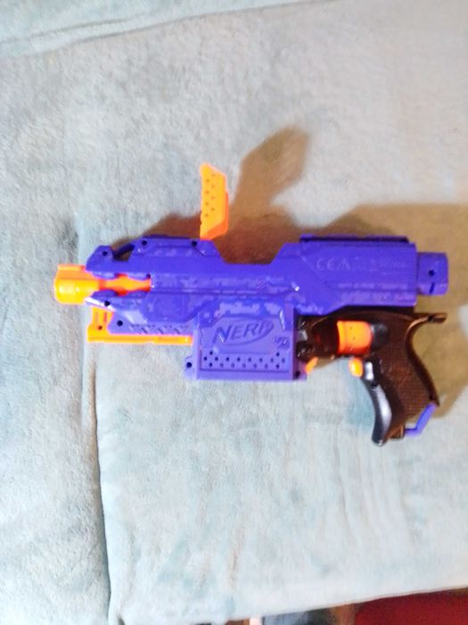 Karabin Nerf „ N-strike Stryfe" w kolorze niebieskim