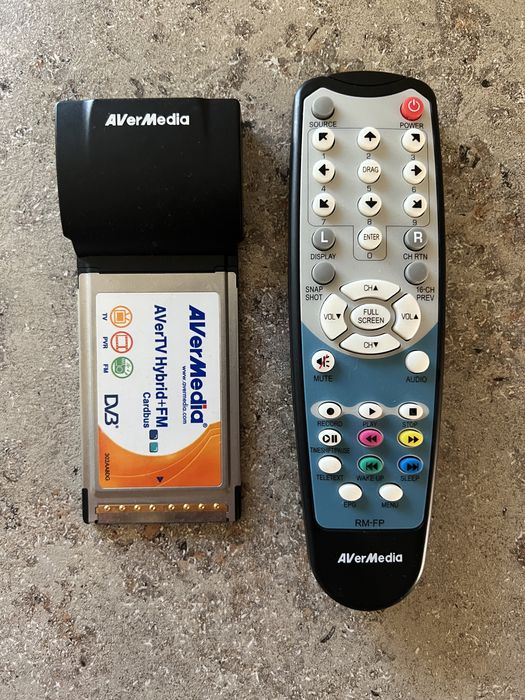 AVerTV Hybrid+FM Cardbus тюнер