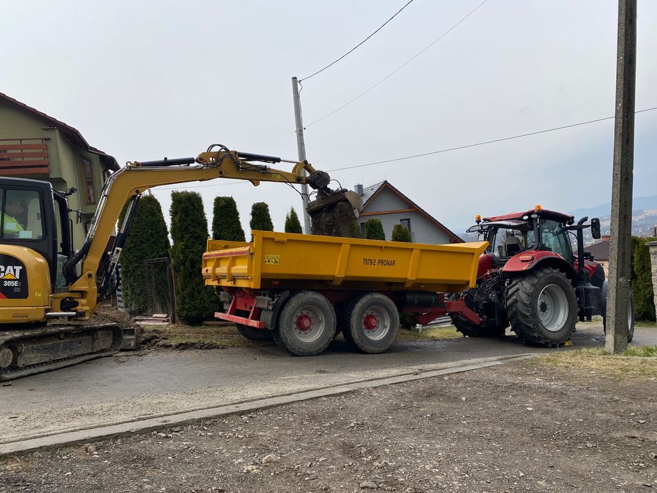 Wywóz ziemi i gruzu Przyczepa / koparka