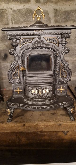 Vendo salamandra antiga a funcionar