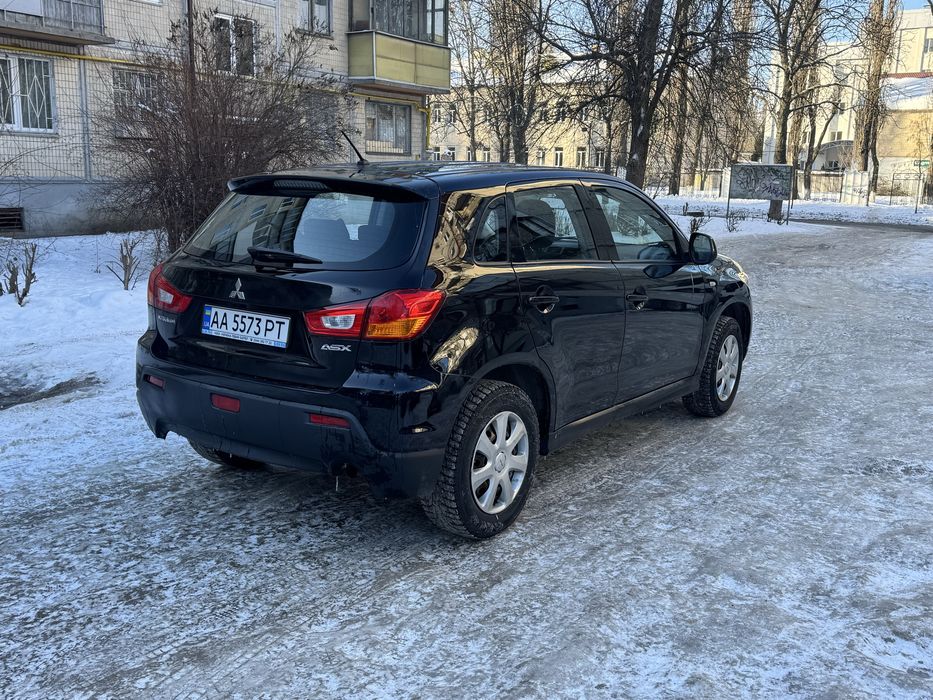 Mitsubishi ASX 2012 год автомат 136тыс. пробег