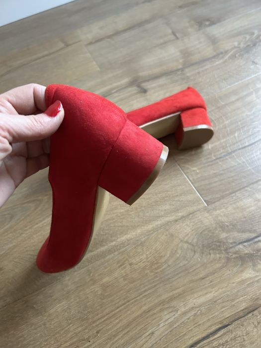 Buty typu Mary Jane na lekkim obcasie rozmiar 38