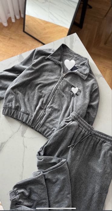 Жіночий спортивний костюм, стильний та зручний, утеплений флісом