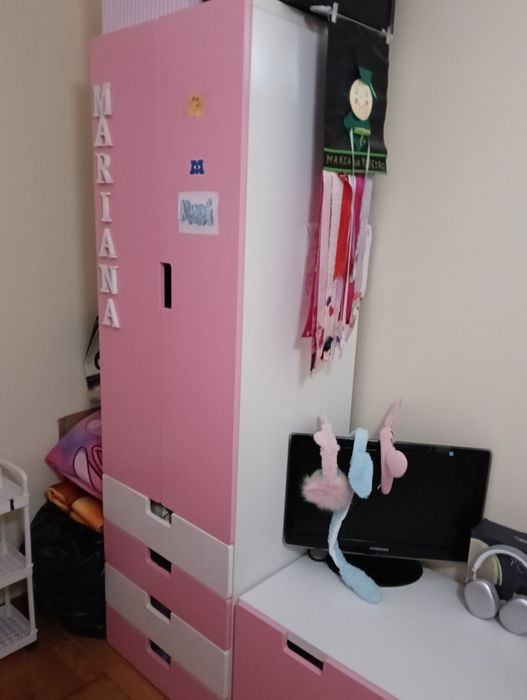 Conjunto armário com gavetas, cómoda  e banco com arrumação