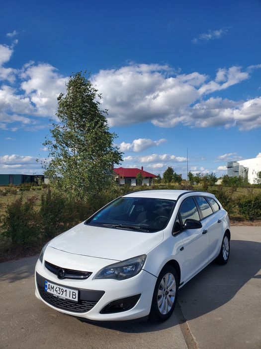 Продам Opel Astra J