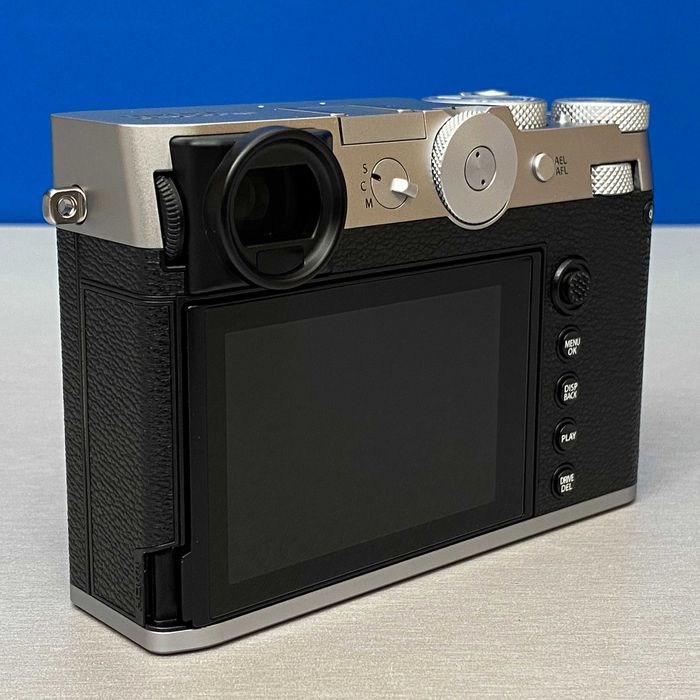 Fujifilm GFX 100RF | 102MP