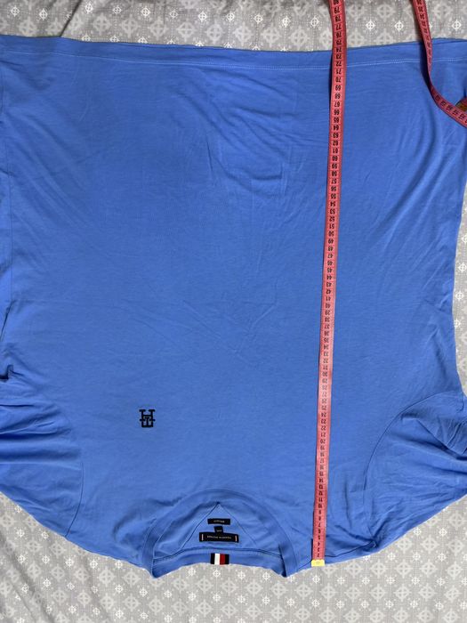Футболка від Tommy Hilfiger, колір - синій, розмір 3XL.