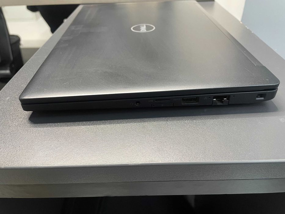 Сучасний Dell Latitude 7290 - чудовий для роботи та навчання