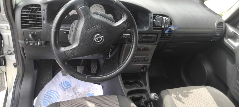 Opel Zafira 1.6 gasolina gpl