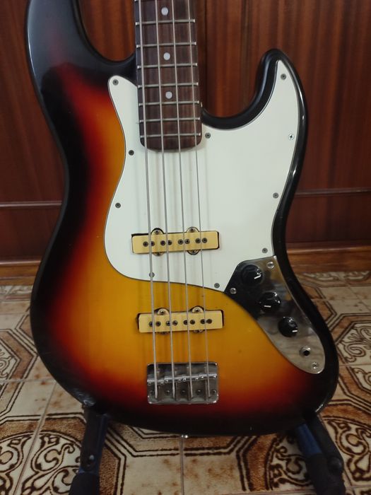 Guitarra baixo  DI MAVERY