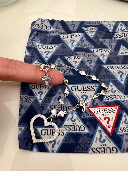 Fio Guess, como novo 30euros. Não faço envios.