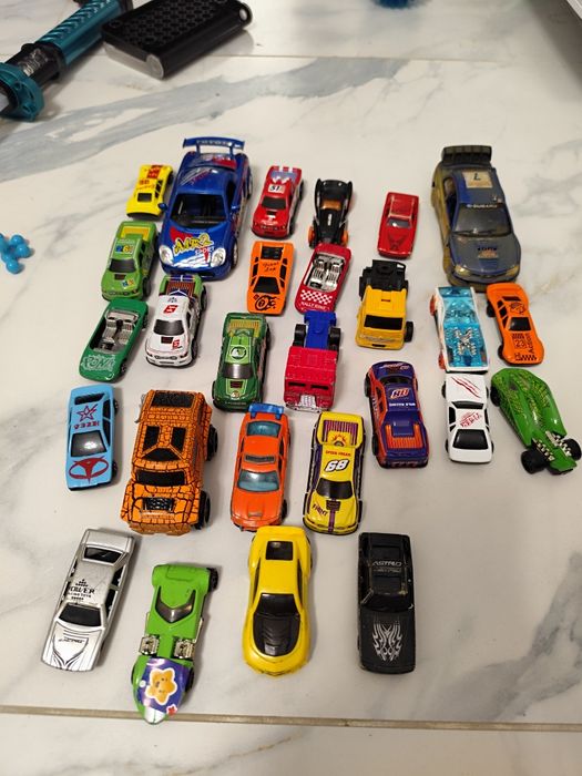 Машинки іграшки різні