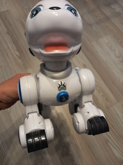 Zabawka robot pies. Piesek zdalnie sterowany pilotem