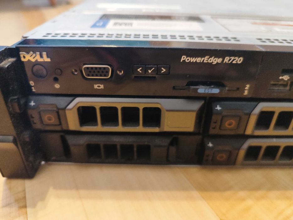 Serwer DELL R720 2X 2640 16GB 8X3,5 H710 2X750W iDRAC7 KIESZENIE