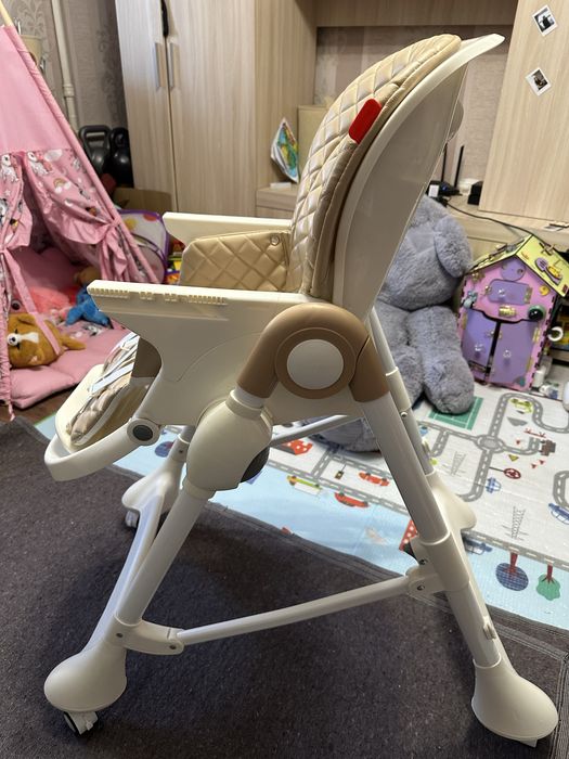 Стульчик для годування Carrello Caramel