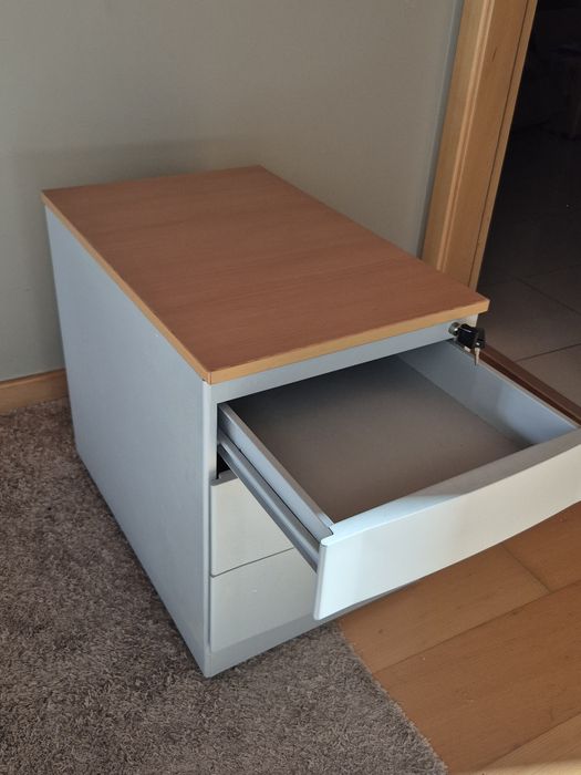 Bloco de gavetas para secretária