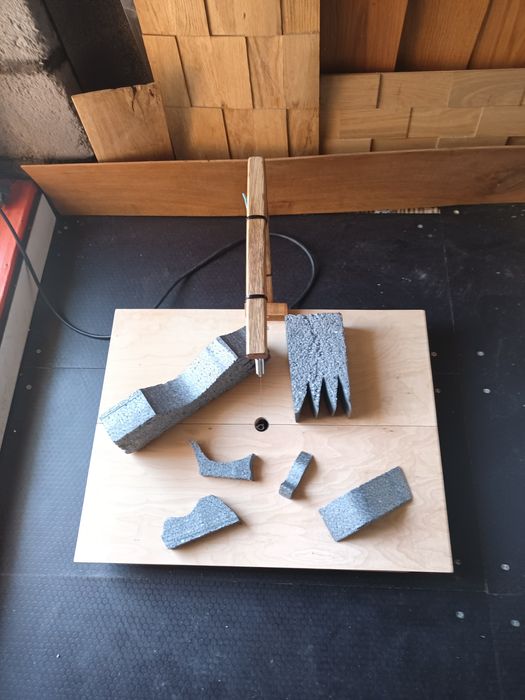 Pionowa wycinanka  do elek styropianu