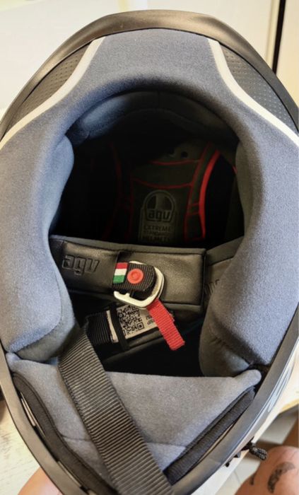 Capacete AGV tamanho L