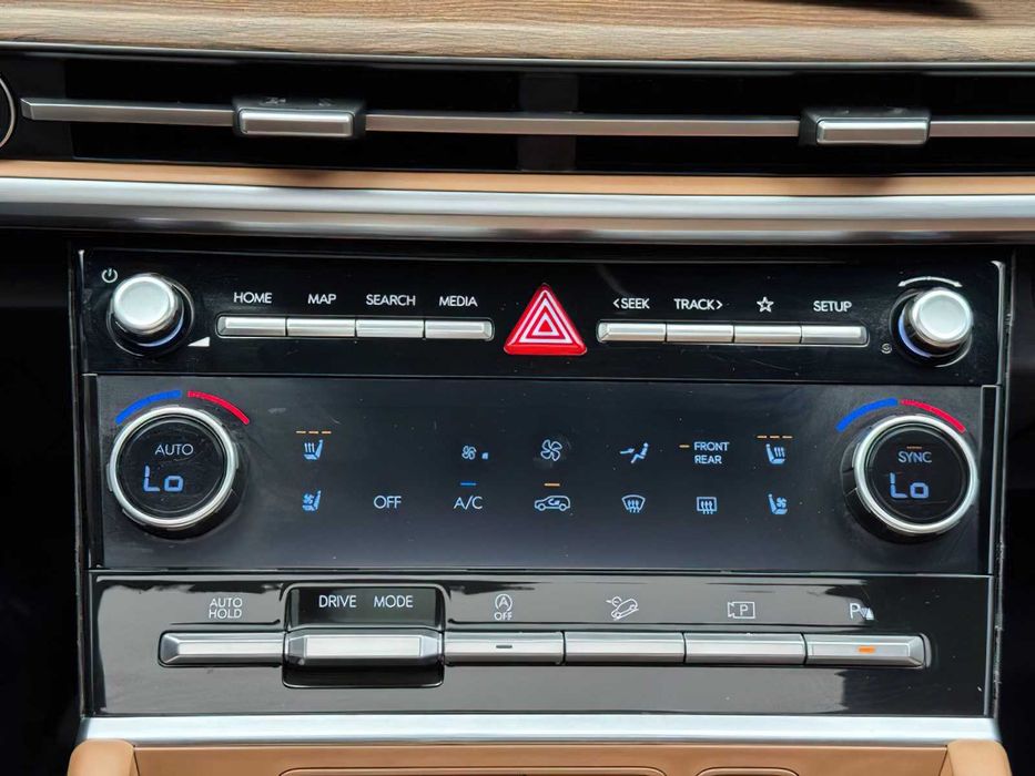 Hyundai Santa Fe Limited      2024