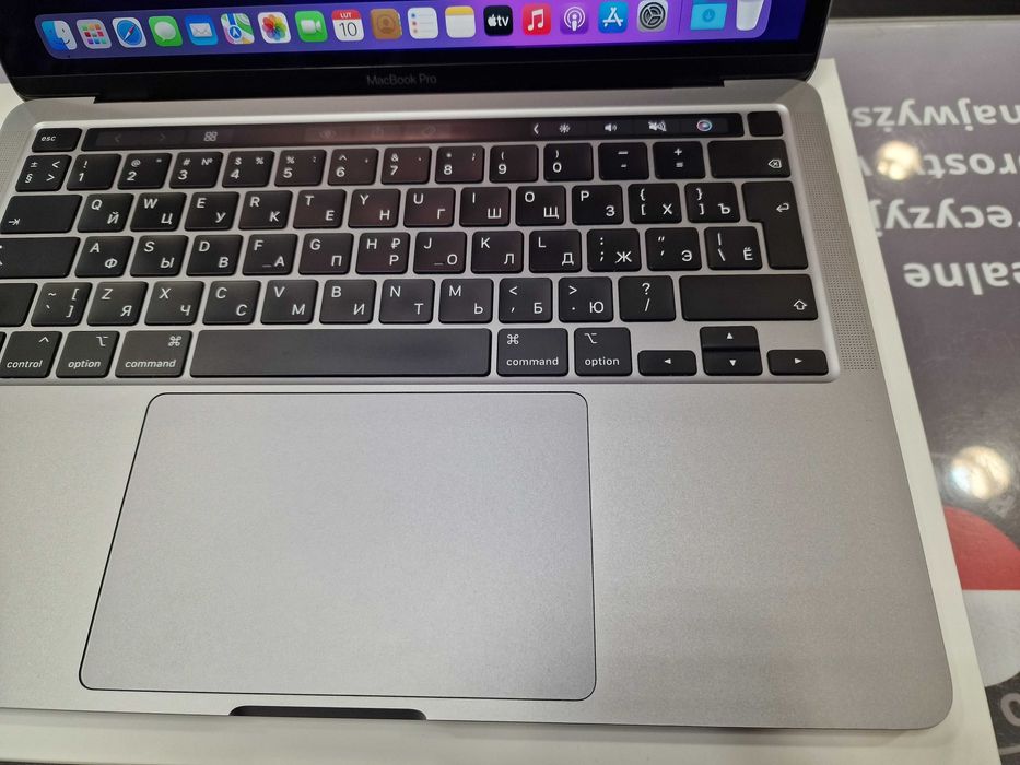 Macbook PRO 13 2020/ M1/ 16GB/ 256GB/ Space Gray/ 378 cykli/ Grade A-