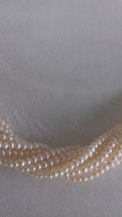 Colar Pérolas com fecho em Prata