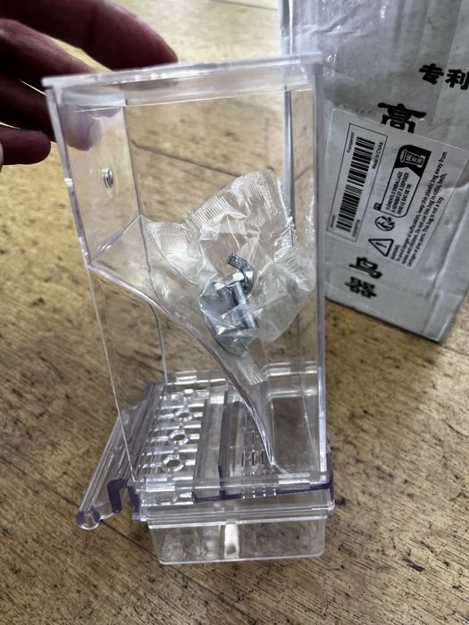 Comedouro de pássaros aves sem sujar - NOVO