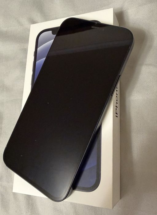 iPhone 12 на 64 ГБ