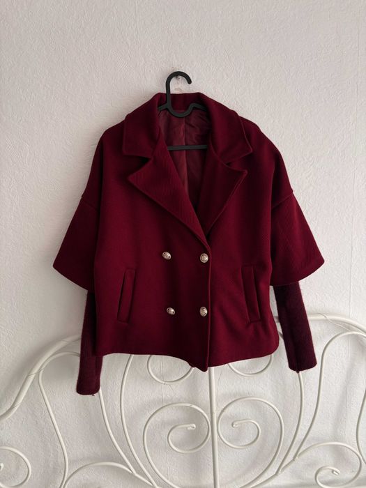 Bordowa kurtka płaszczyk krótki oversize Made in Italy złote guziki