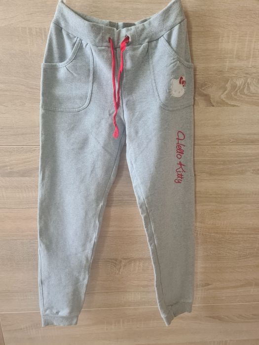 Spodnie dresowe dla dziewczynki 140cm