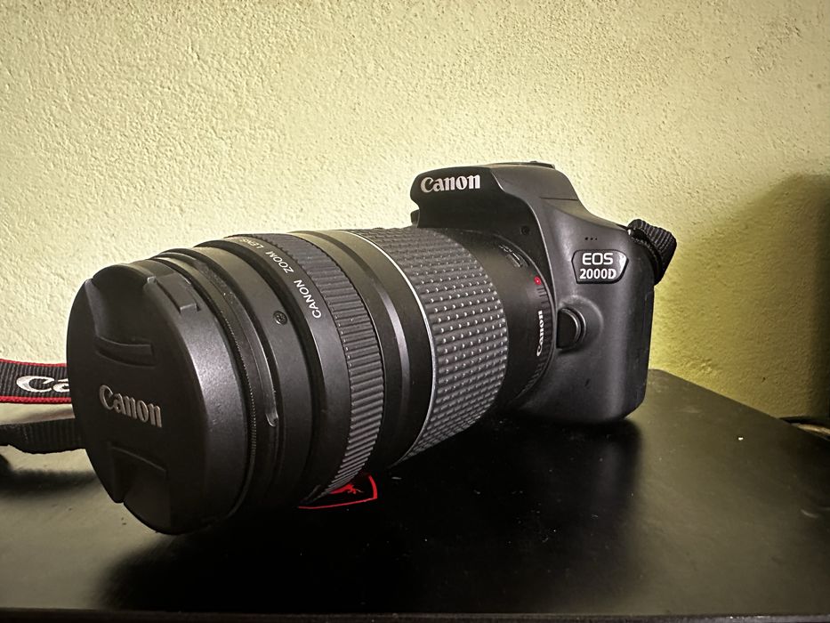 Aparat Canon 2000D