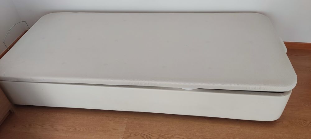 Estrutura de Cama estufada com arrumação - individual 200cm x 90 cm