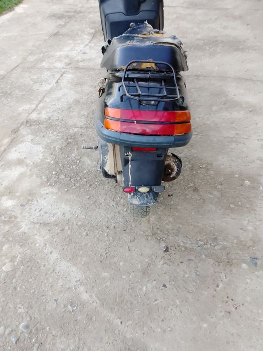 Продам скутер за 7000 honda dio