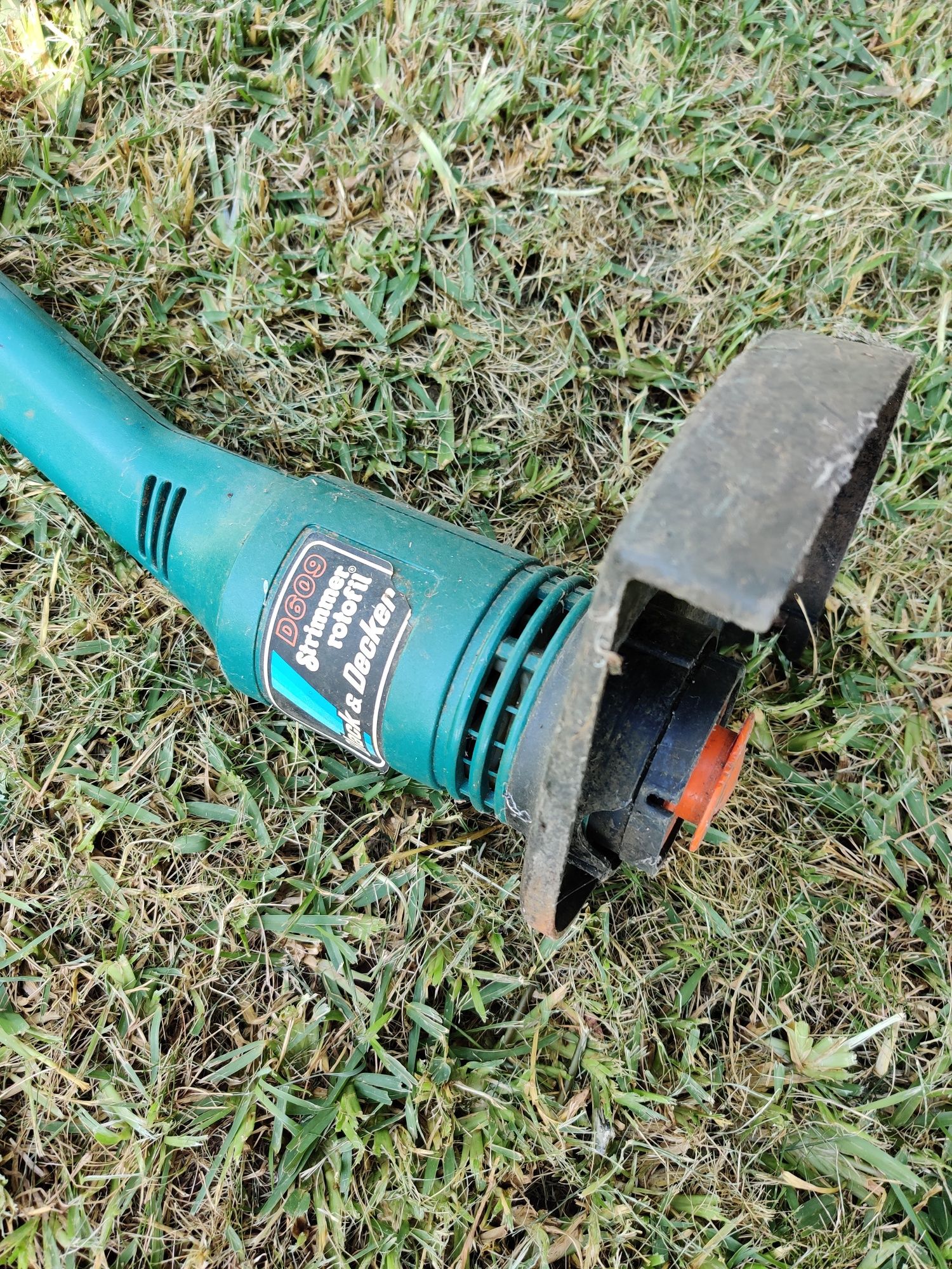 Black & decker cheap strimmer rotofil d609