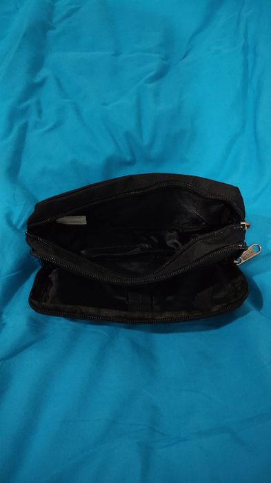 Estojo unisexo preto
