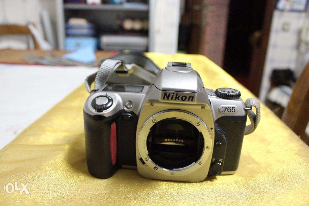Vendo Máquina fotográfica  Nikon F65