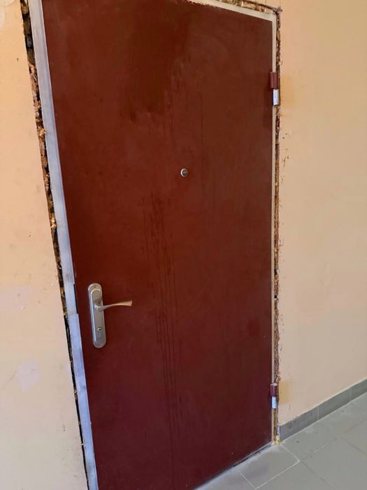 Продам двері вхідні квартирні
