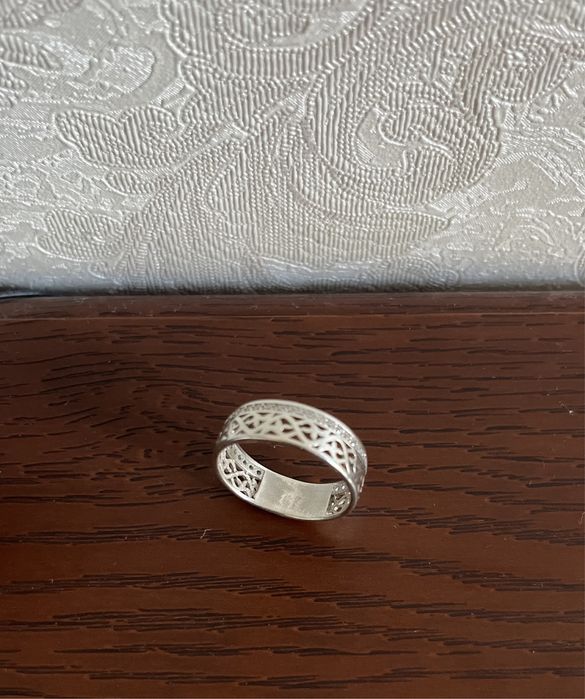 Каблучка з фіанітами