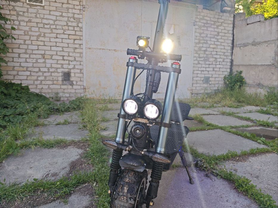 Електросамокат Zondoo Z003.