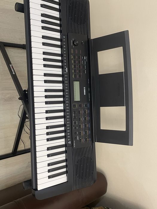 Синтезатор YAMAHA PSR-ER73